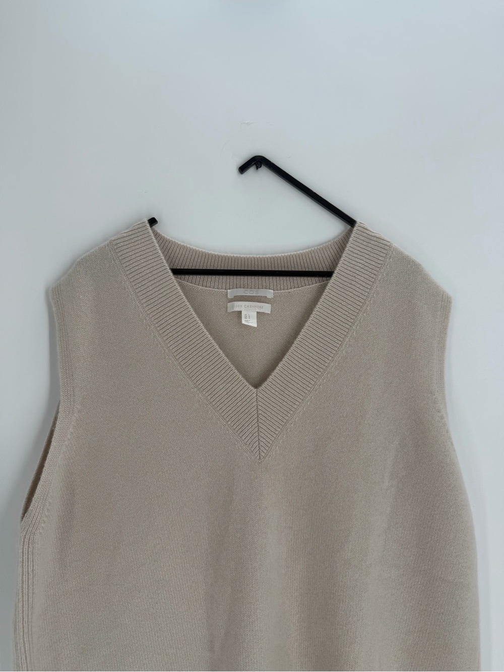 Cos V Neck 100% Cashmere Sleeveless Beige Minimalist Sweater Soft Vest